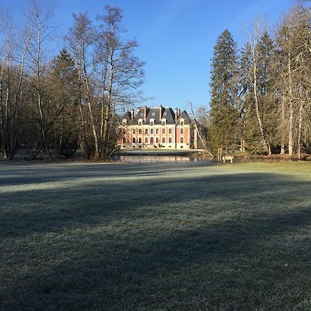 Gevrolles Chateau Du Breuil B&B 외부 사진