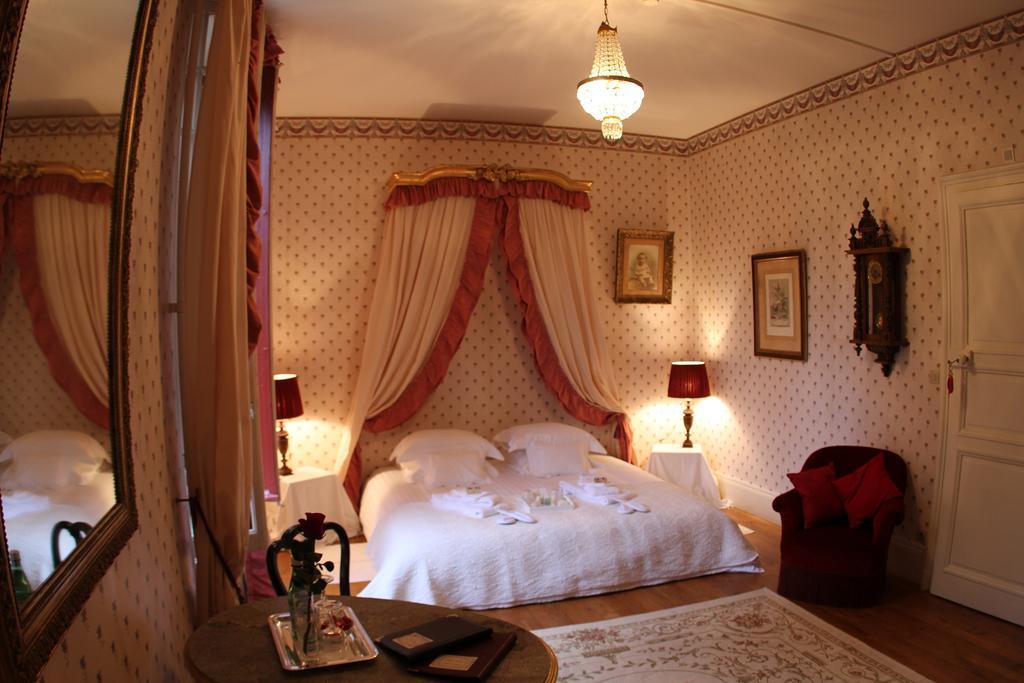 Gevrolles Chateau Du Breuil B&B 객실 사진