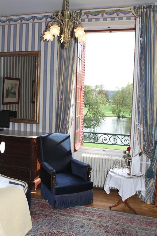 Gevrolles Chateau Du Breuil B&B 객실 사진